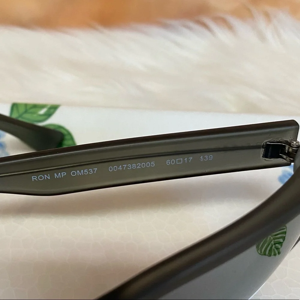 Tommy Hilfiger Woman’s Matte Black sunglasses - Picture 6 of 6